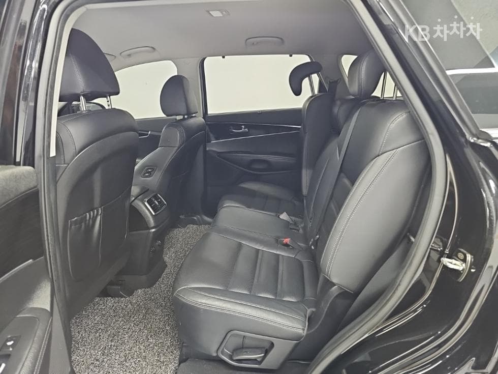Киа The New (фейслифт) Sorento2.0 T-GDI 2WD 마스터 Специал (специален признак/издание) - 12