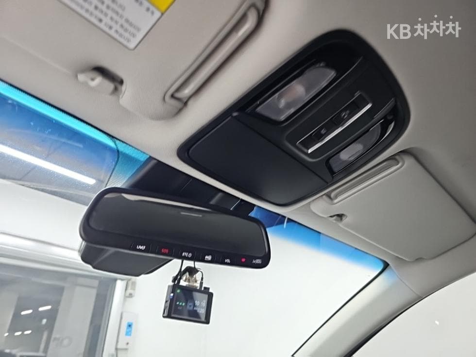 Киа The New (фейслифт) Sorento2.0 T-GDI 2WD 마스터 Специал (специален признак/издание) - 17