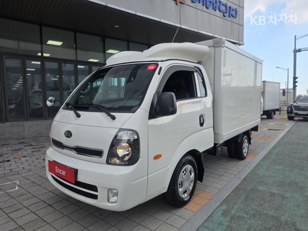 Kia Bongo 3 (light truck) 1 Ton 냉동Top (Cargo)차 Extra Long 경제형 King Cab Deluxe - Image 1
