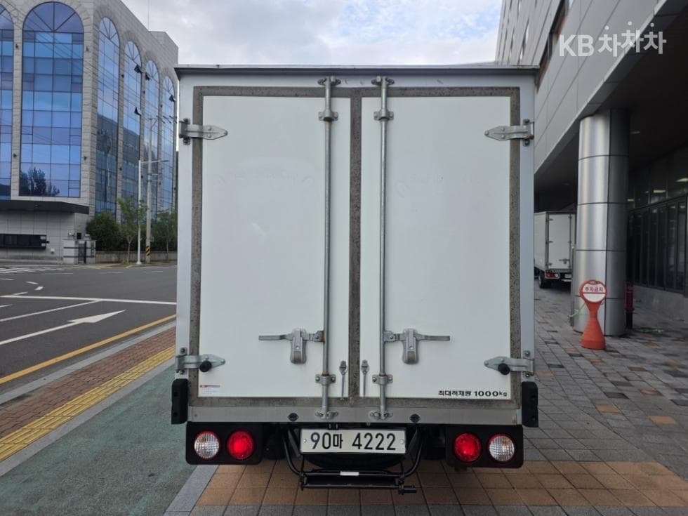 Kia Bongo 3 (light truck)1 Ton 냉동Top (Cargo)차 Extra Long 경제형 King Cab Deluxe - 4