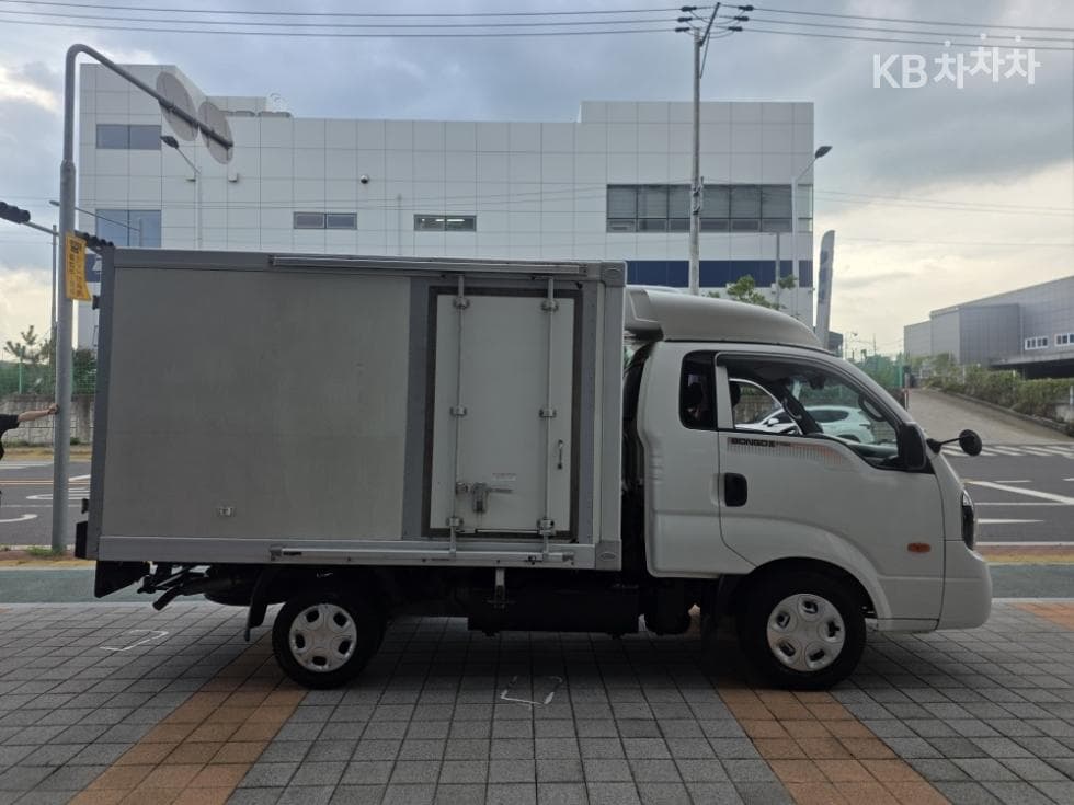 Kia Bongo 3 (light truck)1 Ton 냉동Top (Cargo)차 Extra Long 경제형 King Cab Deluxe - 8