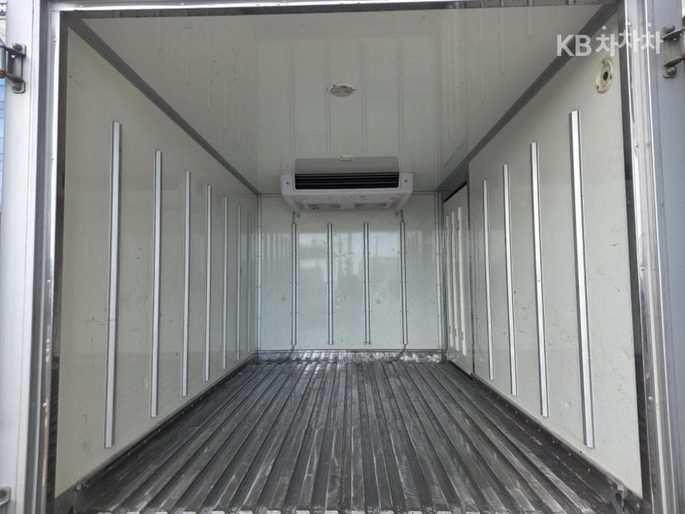 Kia Bongo 3 (light truck)1 Ton 냉동Top (Cargo)차 Extra Long 경제형 King Cab Deluxe - 9
