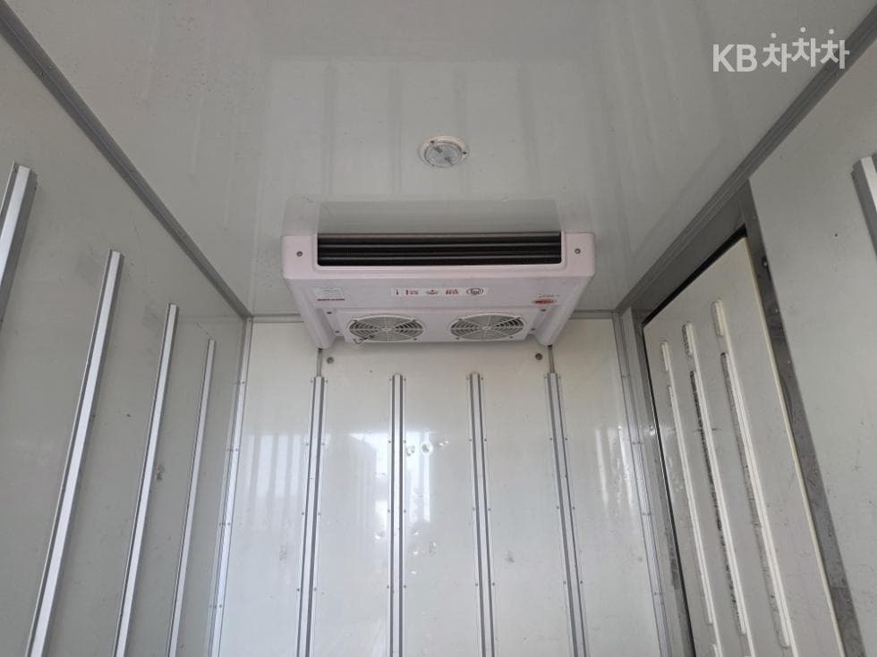 Kia Bongo 3 (light truck)1 Ton 냉동Top (Cargo)차 Extra Long 경제형 King Cab Deluxe - 10