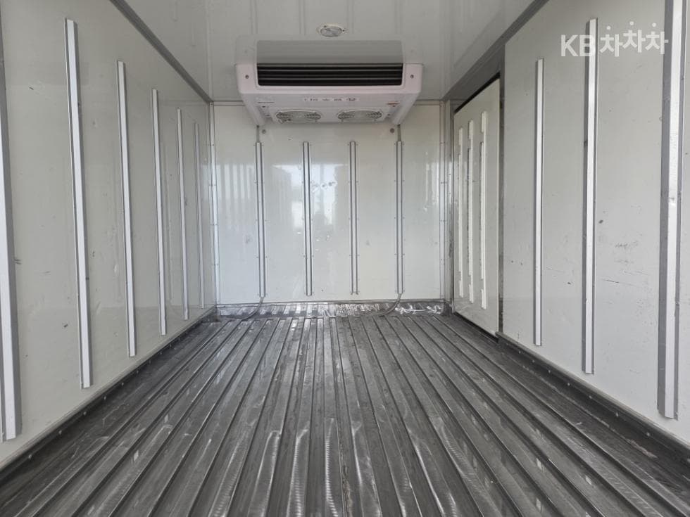 Kia Bongo 3 (light truck)1 Ton 냉동Top (Cargo)차 Extra Long 경제형 King Cab Deluxe - 11