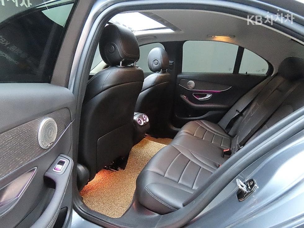 Mercedes-Benz The New (фейслифт) C-КласC220d Avantgarde W205 - 11