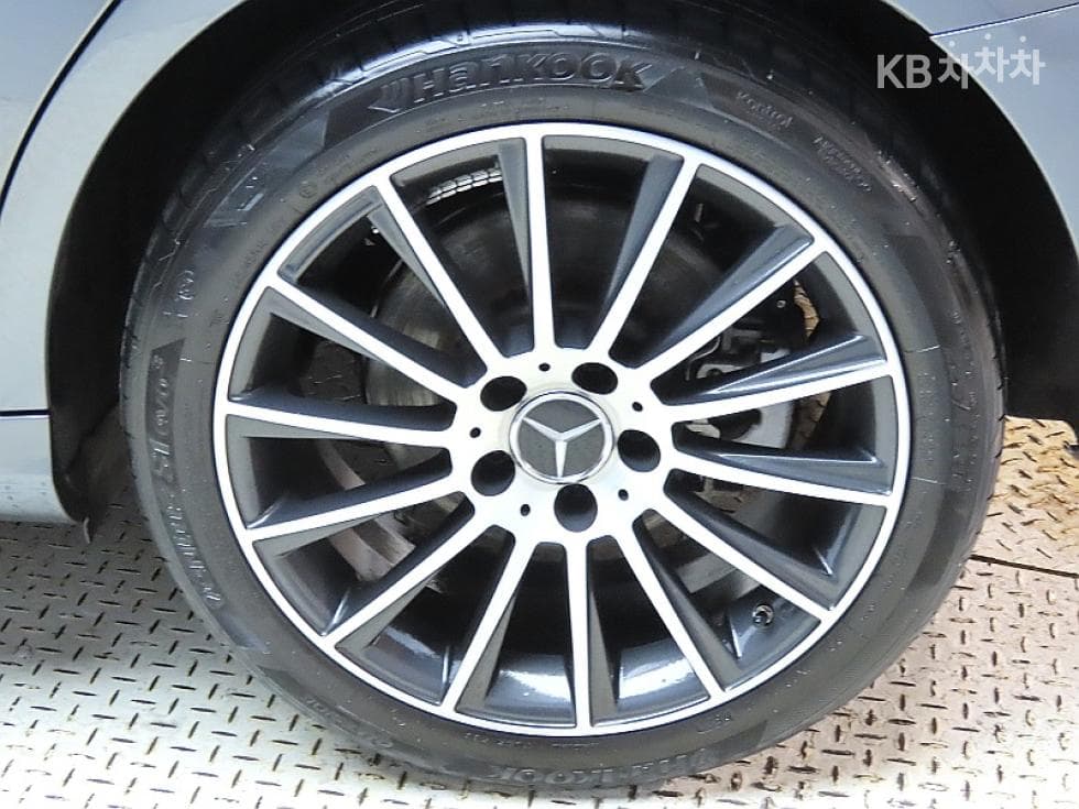 Mercedes-Benz The New (фейслифт) C-КласC220d Avantgarde W205 - 20