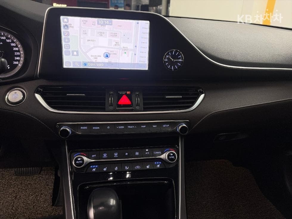 Hyundai Grandeur (Azera)IG2.4 Premium Special (special feature/edition) - 10