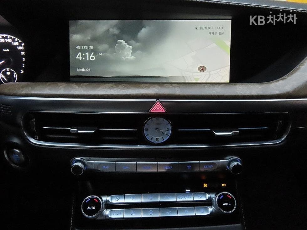 Дженезис G905.0 GDi AWD Престиж - 17