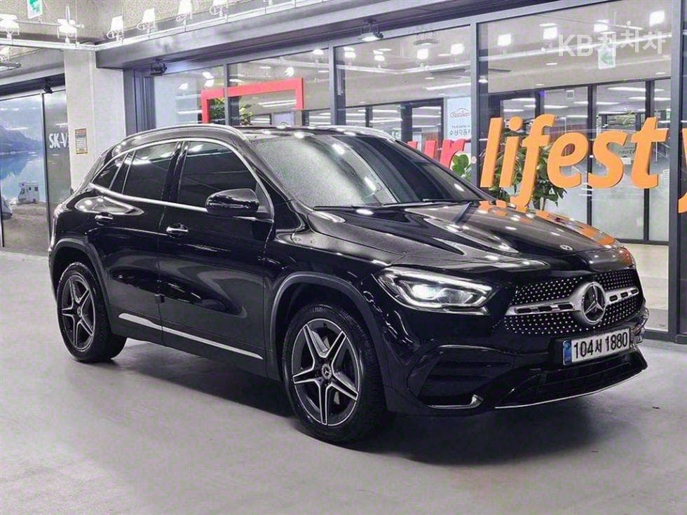 Mercedes-Benz GLA H247 250 4Matic Standard - Image 1