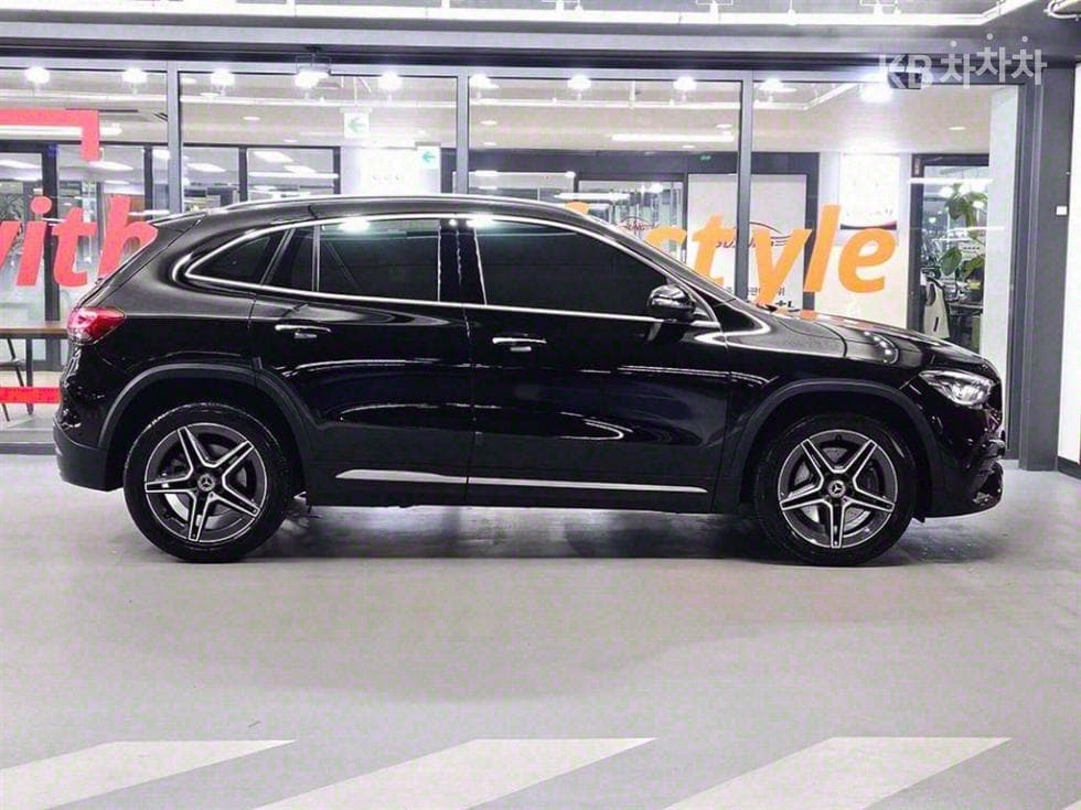 Mercedes-Benz GLA H247250 4Matic Standard - 3