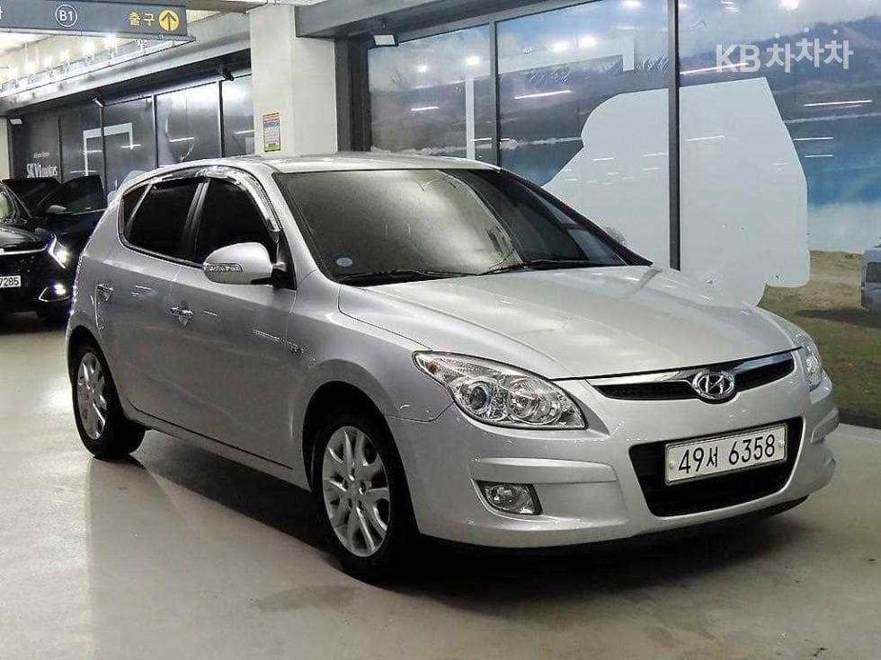 Hyundai i30 1.6 VVT Premier - Image 1