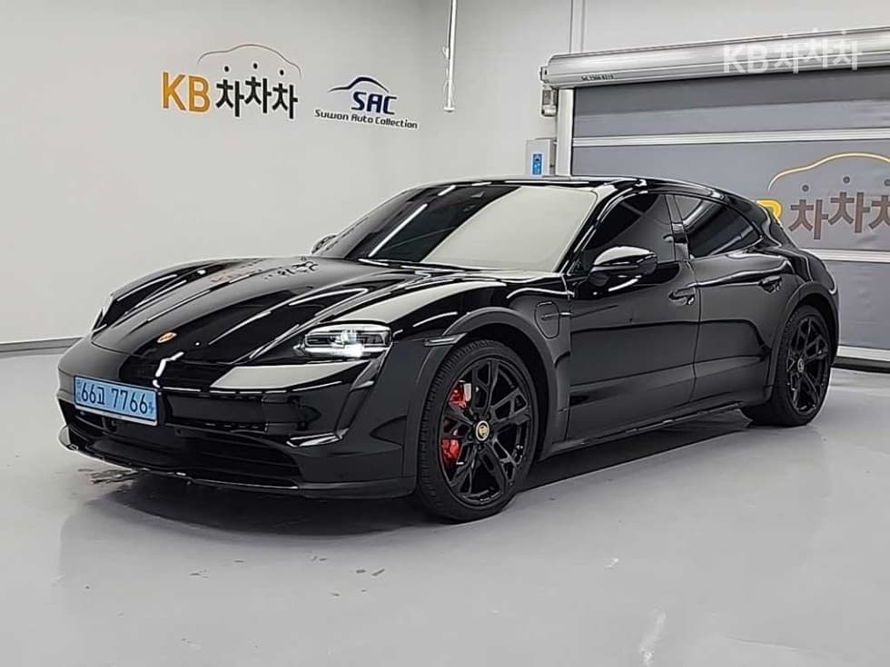 Porsche Taycan Cross Turismo 4S - Image 1