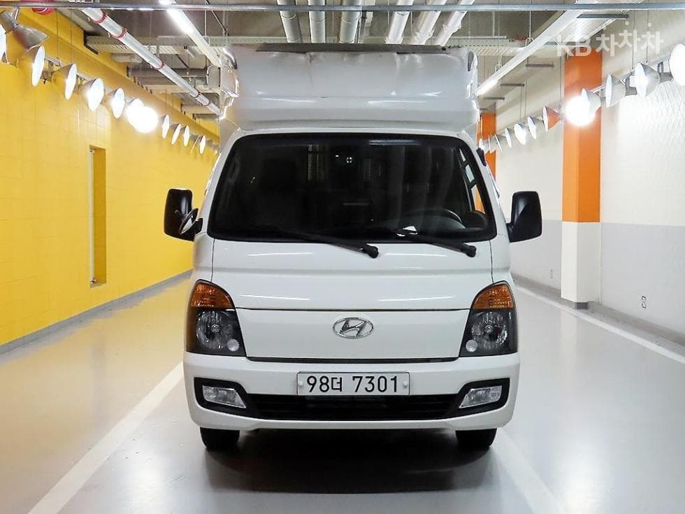 Hyundai Porter 2 Camper / Camping car - Image 1