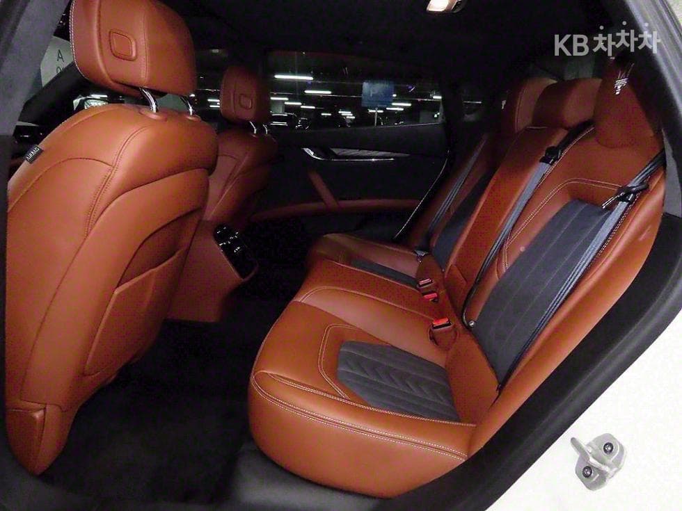 마세라티 콰트로Forte3.0 V6 그란루쏘 - 7