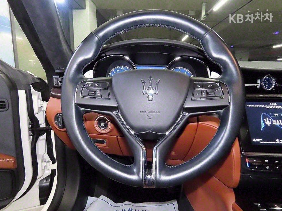 마세라티 콰트로Forte3.0 V6 그란루쏘 - 8