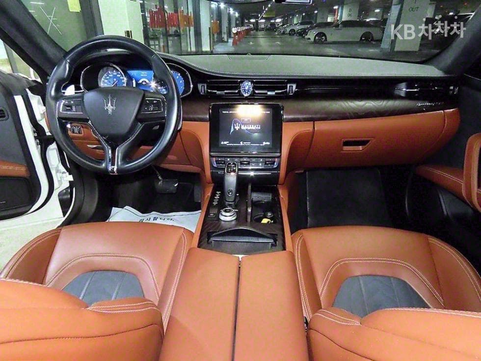 마세라티 콰트로Forte3.0 V6 그란루쏘 - 10