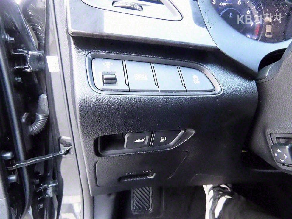 Hyundai Grandeur (Azera)HGHG300 Exclusive - 12