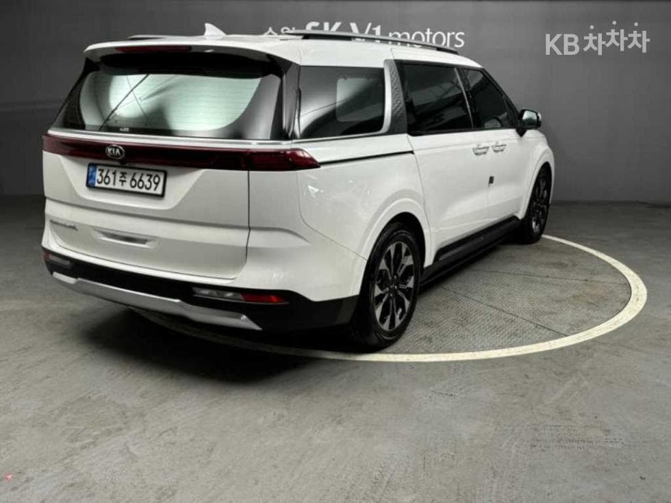 Kia Carnival 4th generationD2.2 9-seater Signature - 3