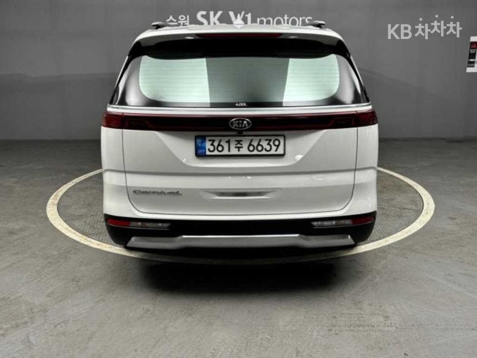 Kia Carnival 4th generationD2.2 9-seater Signature - 4