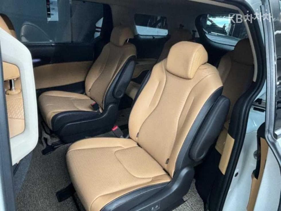 Kia Carnival 4th generationD2.2 9-seater Signature - 9