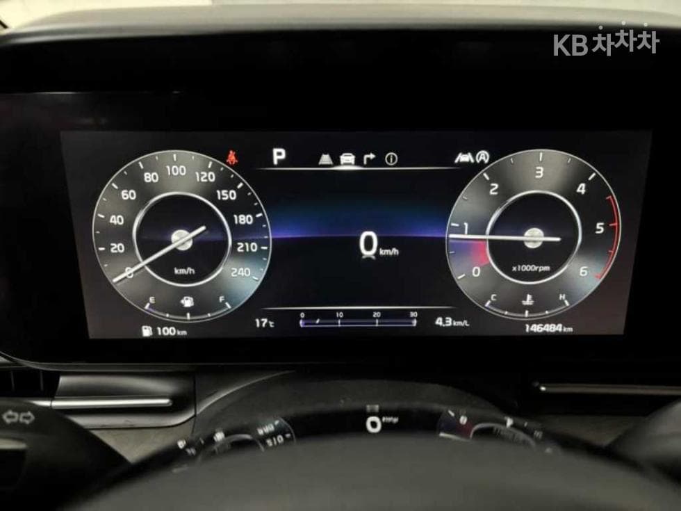 Kia Carnival 4th generationD2.2 9-seater Signature - 10