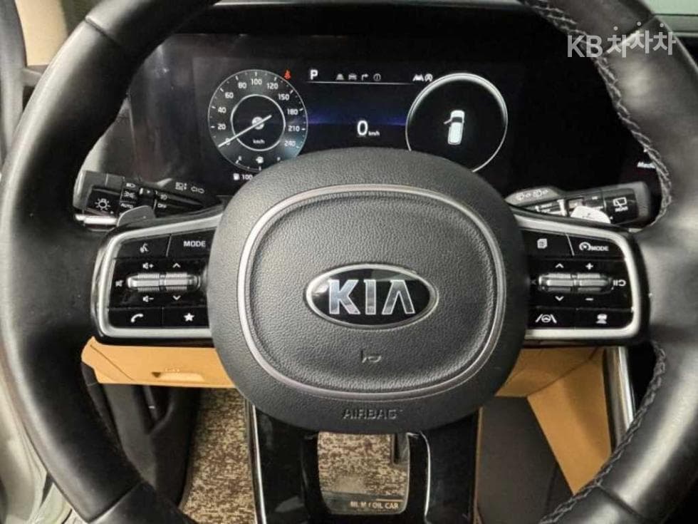 Kia Carnival 4th generationD2.2 9-seater Signature - 12