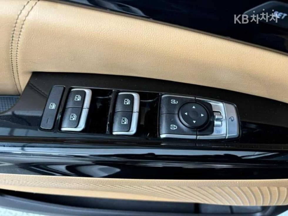 Kia Carnival 4th generationD2.2 9-seater Signature - 13