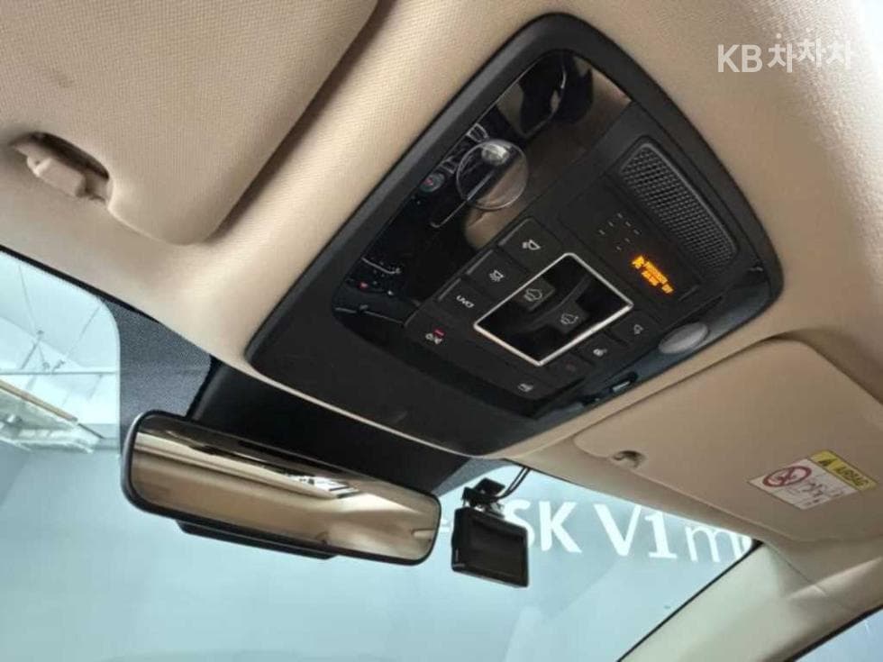 Kia Carnival 4th generationD2.2 9-seater Signature - 15