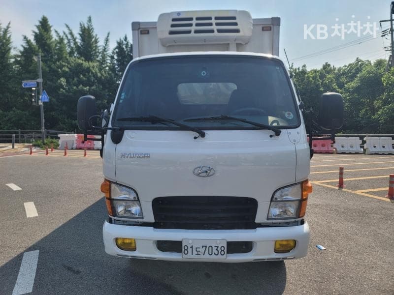 Hyundai Mighty 큐티 냉장Top (Cargo)차 일반캡 - - Image 1