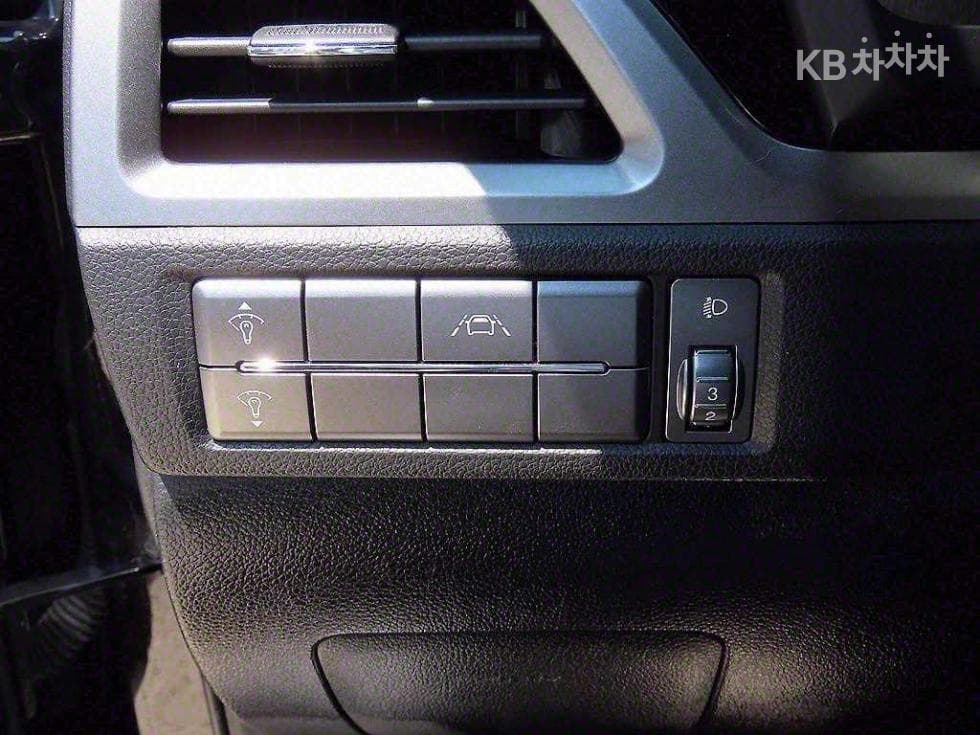 КейДжи Мобилити 뷰티플 코란도1.5 GDi Turbo 2WD C5 - 12