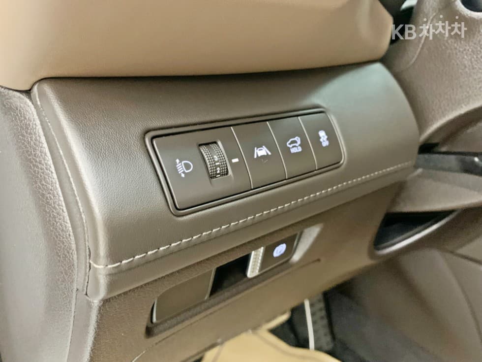 Hyundai The New (facelift) Santa Fe TMGasoline 2.5T 2WD Prestige - 19