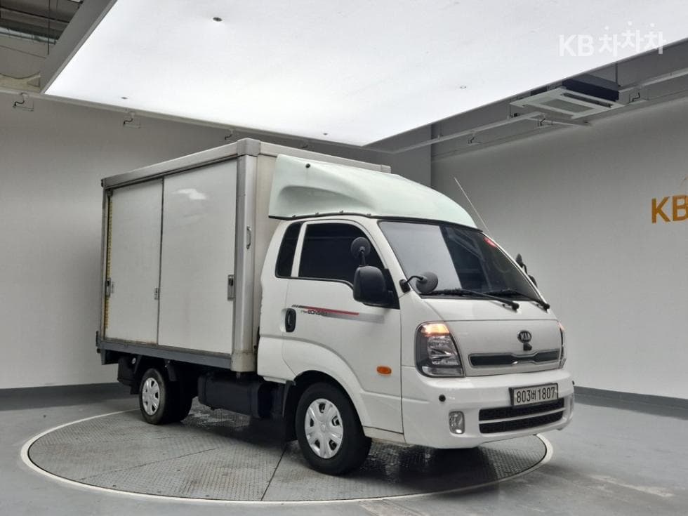 Kia The New (facelift) Bongo 3 (light truck) 택배전용Top (Cargo)차 1 Ton Plus형 King Cab Extra Long L - Image 1