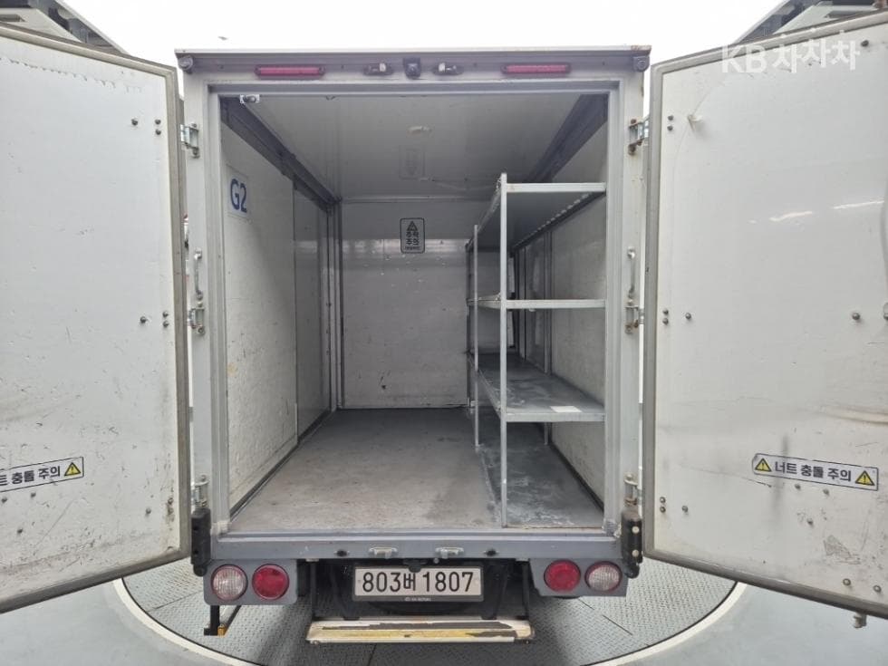Kia The New (facelift) Bongo 3 (light truck)택배전용Top (Cargo)차 1 Ton Plus형 King Cab Extra Long L - 17