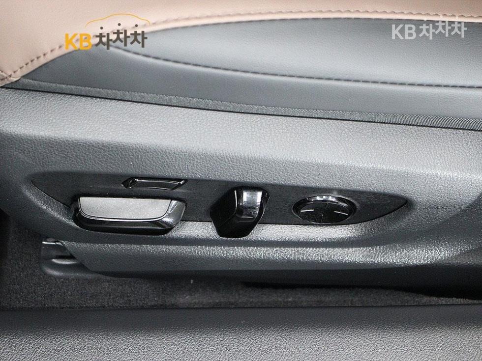 Lexus New Generation ES 300h Executive - Image 3