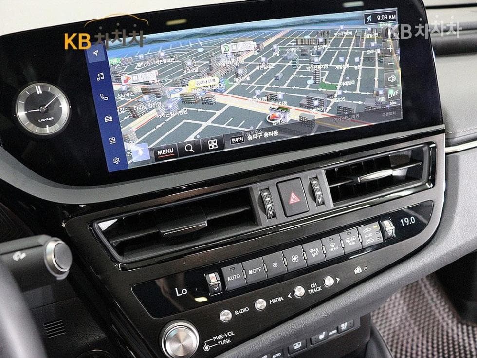 (192du5505)Lexus New Generation ES300h Executive - 18