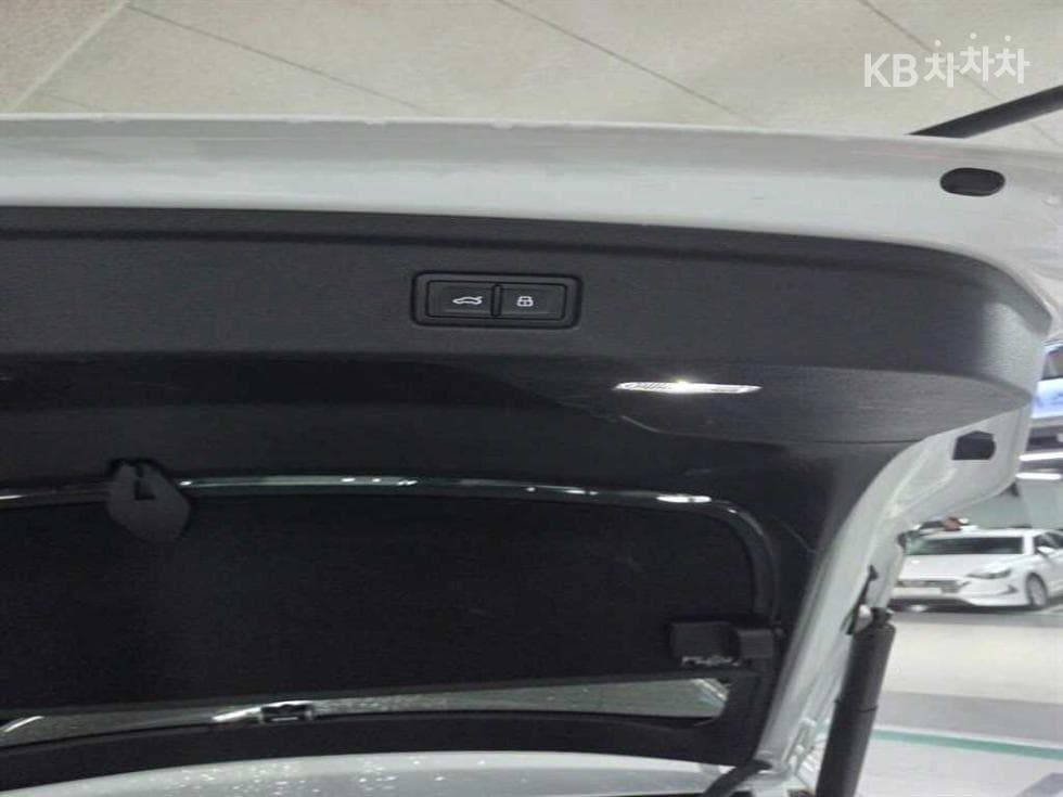 Ауди A5(8W6)40 Турбо Дизел Инжекция quattro Sportback Premium - 13