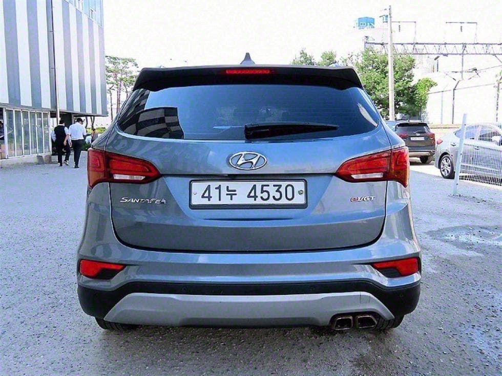Hyundai Santa Fe The Prime Diesel R2.0 2WD 5-Passenger Premium - Image 4