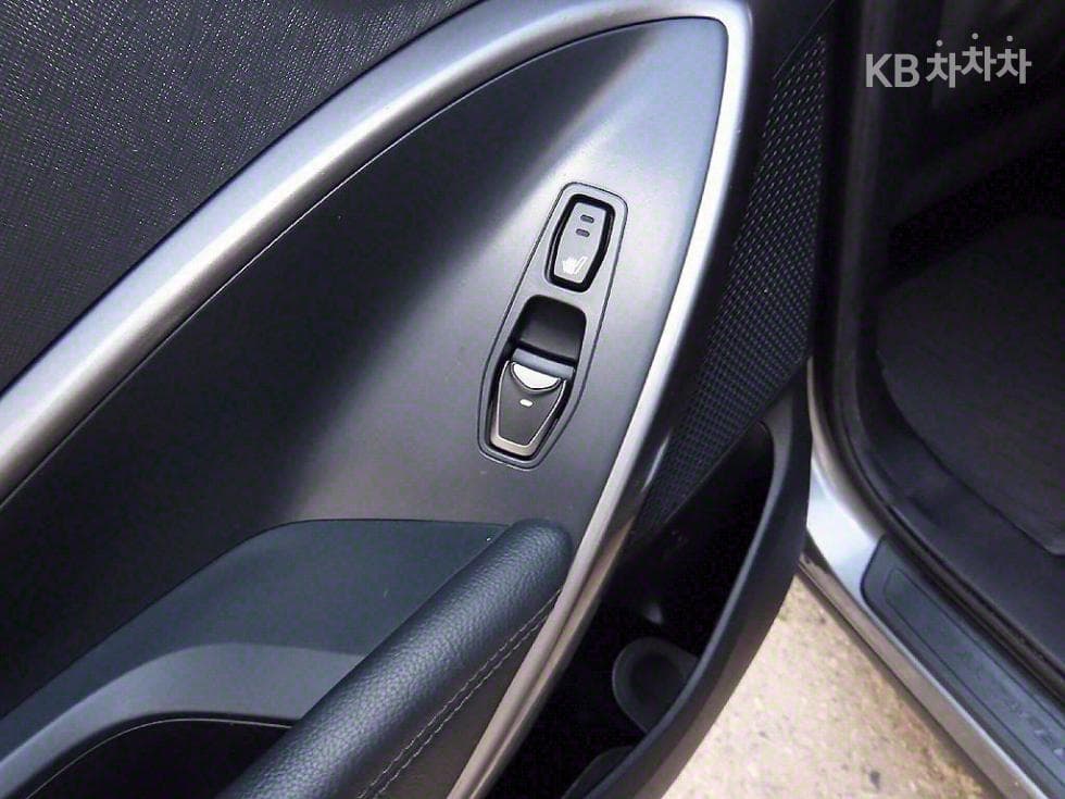 (41n4530)Hyundai Santa Fe The Prime Diesel R2.0 2WD 5-Passenger Premium - 17