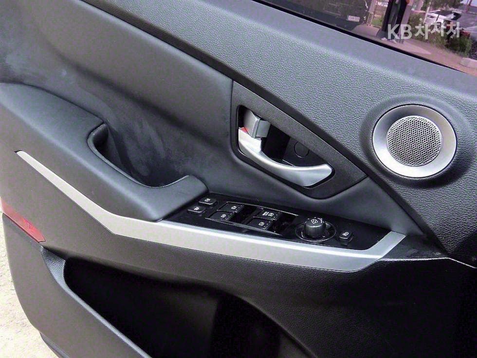 (50ner3181)KG Mobility New Corando C2.0 KX 2WD - 11