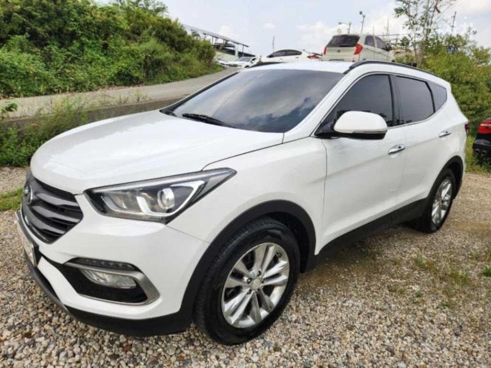 Hyundai Santa Fe The Prime Diesel Hyundai R-engine 2.0 diesel 2WD 5-seater Value Plus - Image 1