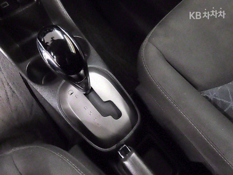 GM Korea The New (facelift) Spark Van1.0 PassengerVan base trim - 10