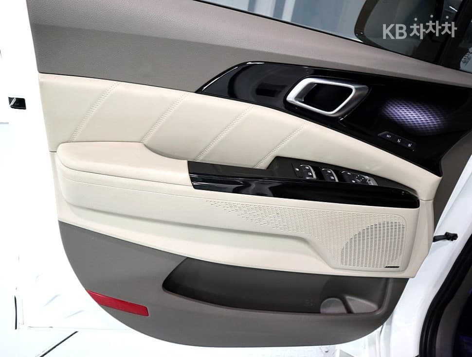 Kia Carnival 4th generationHigh Limousine (Carnival) G3.5 GDI 9-seater Signature - 8