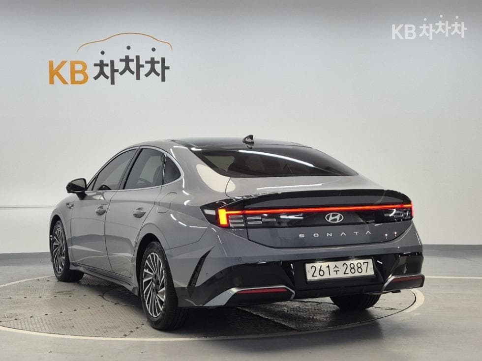 Hyundai Sonata The Edge Hybrid (DN8) 2.0 HEV Exclusive - Image 2