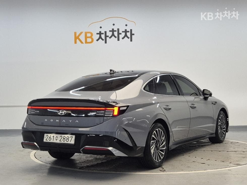 Hyundai Sonata The Edge Hybrid (DN8) 2.0 HEV Exclusive - Image 3