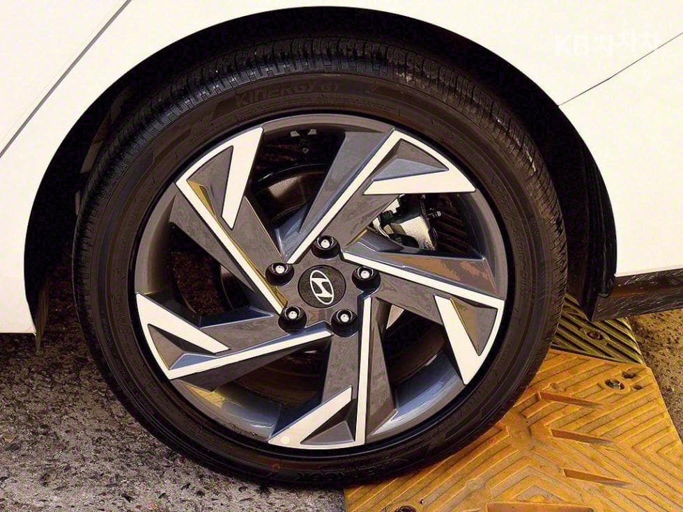 Хюндай The New (фейслифт) Avante (Elantra) (CN7)1.6 Бензин Inspiration - 19