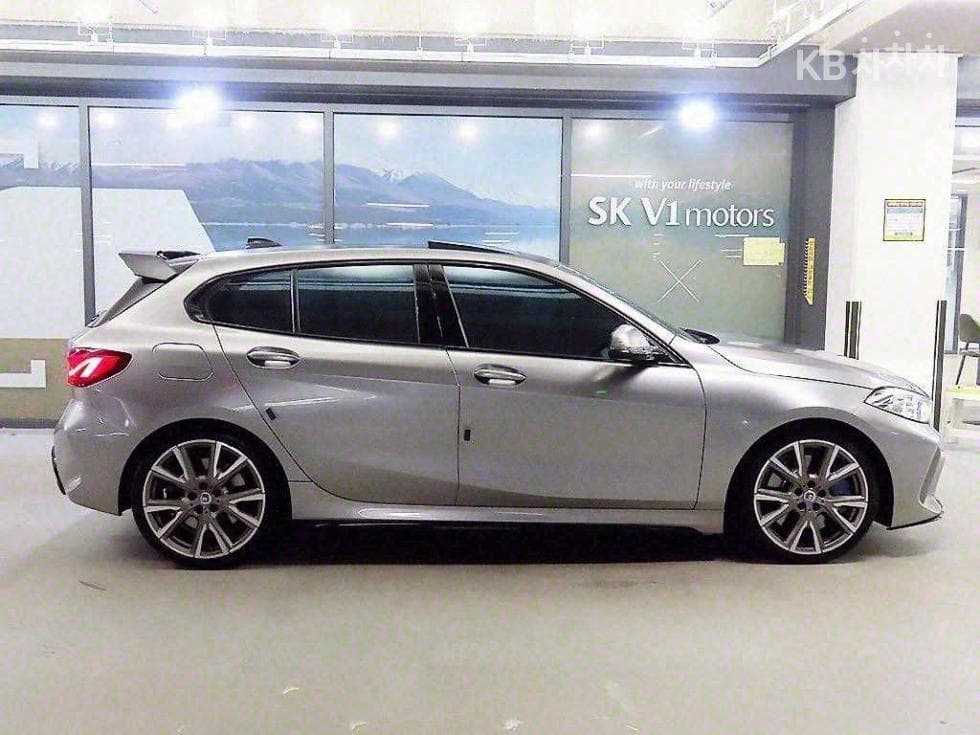 BMW 1시리즈 (F40)M135i xDrive Стандартен - 3