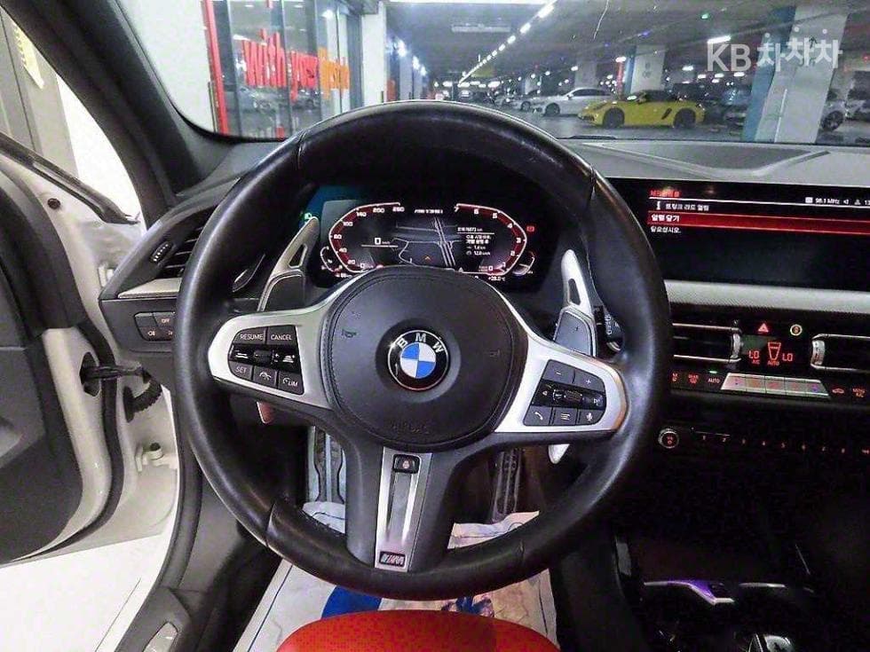 BMW 1시리즈 (F40)M135i xDrive Стандартен - 8