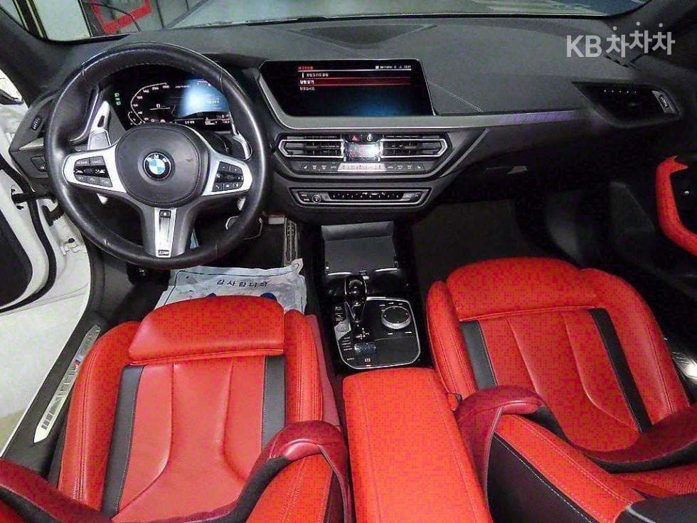 BMW 1시리즈 (F40)M135i xDrive Стандартен - 10