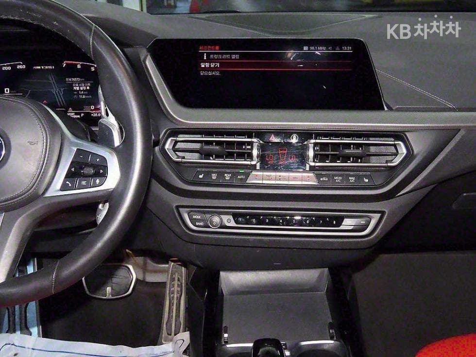 BMW 1시리즈 (F40)M135i xDrive Стандартен - 11