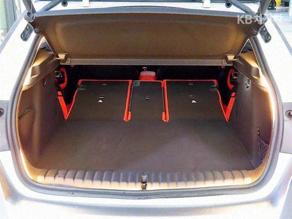 BMW 1시리즈 (F40)M135i xDrive Стандартен - 16